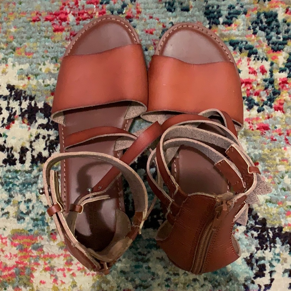 American Eagle Sandals